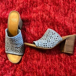 Suede heeled sandals 👡